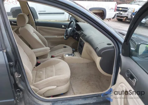 2000 Volkswagen Passat Gls from USA, damaged, VIN WVWMA23B8YP162940